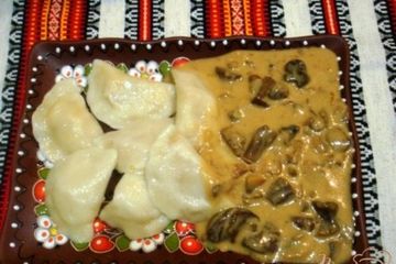 фото рецепта Заварные вареники с капустой и с картошкой.