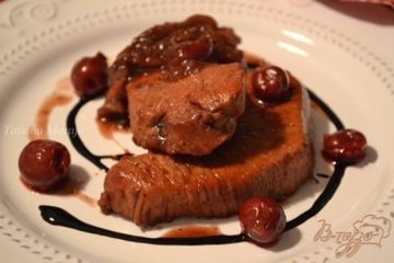 фото рецепта Филе индейки с вишневым соусом