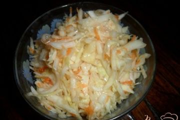 фото рецепта Полезный салат с редькой и капустой