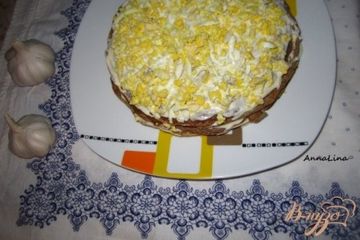 фото рецепта Печеночный тортик с яйцом и плавленным сырочком
