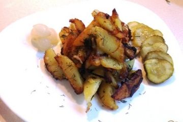 фото рецепта Жареный картофель с чесноком и луком