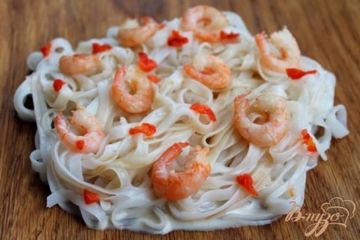 фото рецепта Рисовые макароны с креветками