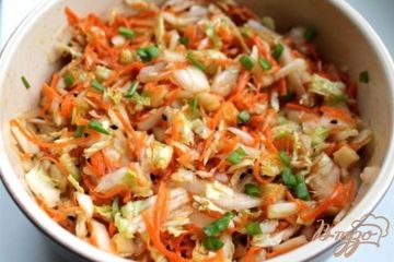 фото рецепта Салат из пекинской капусты и моркови