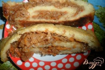 фото рецепта Картофельный рулет с тушеной капустой
