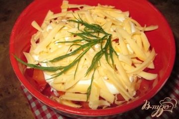 фото рецепта Слоеный салат с крабовыми палочками и чесноком