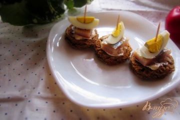 фото рецепта Закуска с селедкой и яйцом