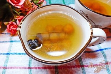 фото рецепта Компот из белой черешни с душистым перцем и пряностями