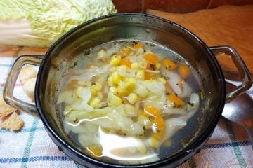 фото рецепта Суп из кукурузы с капустой и морковью