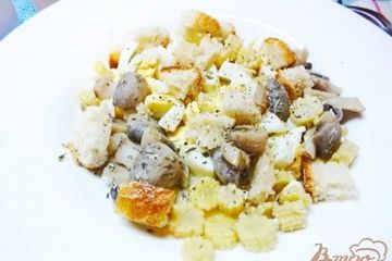 фото рецепта Яичный салат с вареными ампиньонами