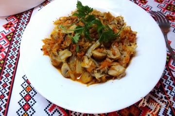 фото рецепта Капуста тушеная с овощами и шампиньонами