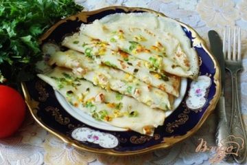 фото рецепта Блины с припеком из яиц, зеленого лука и ветчины