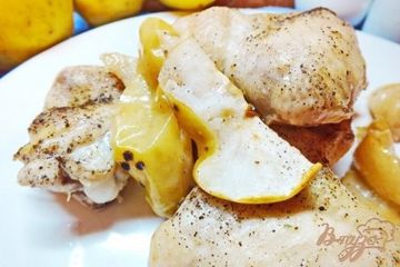 фото рецепта Куриные крылышки на яблочной подушке с гвоздикой