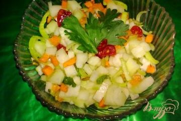 фото рецепта Салат из кольраби с семечками