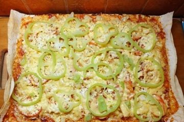 фото рецепта Пицца куриная с болгарским перцем и ананасом
