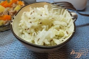 фото рецепта Салат закусочный из репы с льняными семенами и маслом