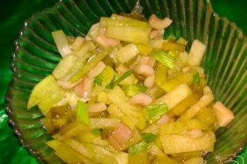 фото рецепта Салат из редьки с кальмаром