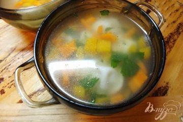 фото рецепта Суп с тыквой и пельменями