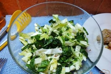 фото рецепта Салат из листовых овощей с розмарином и семенами льна