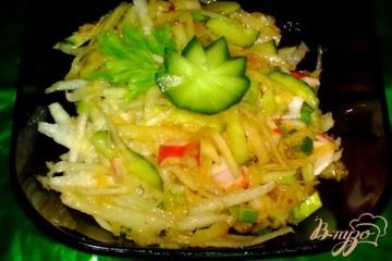 фото рецепта Салат из кольраби с китайским соусом