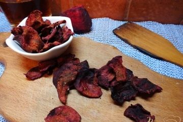фото рецепта Свекольные чипсы закусочные