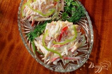 фото рецепта Салат с ветчиной,крабовыми палочками и сладким перцем