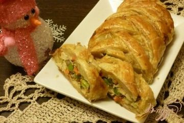 фото рецепта Пирог с куриной грудкой и зеленым горошком
