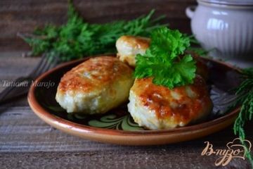 фото рецепта Куриные котлетки с начинкой из сыра с песто
