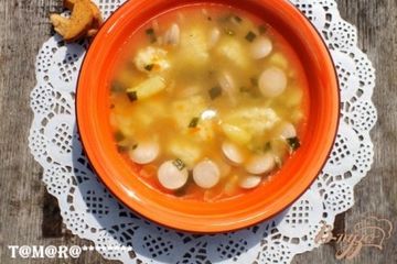 фото рецепта Суп с сосисками и сырными клецками