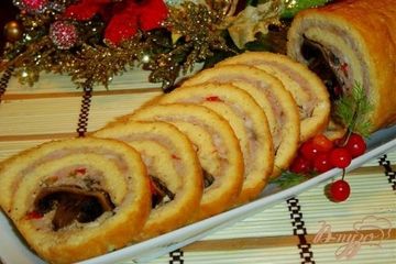 фото рецепта Сырный рулет с мясом и грибами