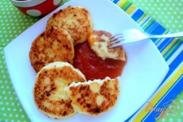 фото рецепта Сырники с кокосовой стружкой
