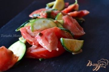 фото рецепта Салат с помидорами и цукини