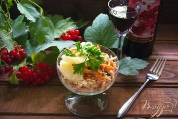 фото рецепта Салат морковный с курицей