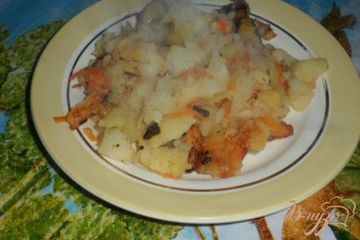 фото рецепта Жареный картофель с луком и морковкой