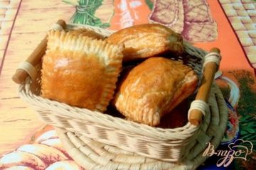 фото рецепта Слоёные пирожки с мясом