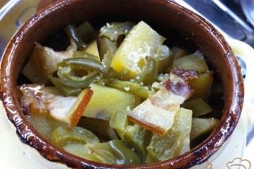 фото рецепта Жаркое из свинины  с грибами в горшочках