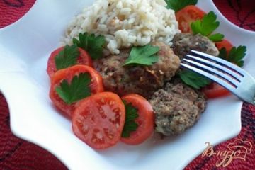 фото рецепта Котлеты с кабачками, помидорами и рисом