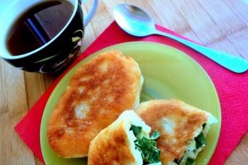 фото рецепта Пирожки с луком и яйцом