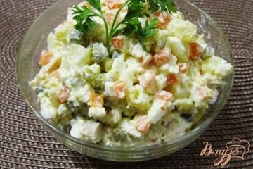 фото рецепта Салат Оливье с курицей