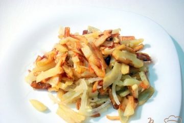 фото рецепта Жареный картофель с луком и чесноком