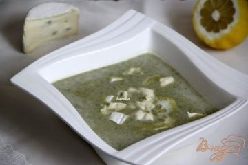 фото рецепта Суп-пюре со шпинатом и голубым сыром