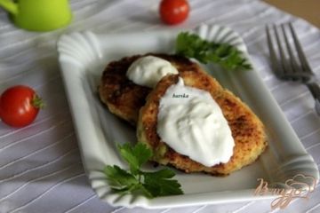 фото рецепта Сырники с яйцами и зелёным горошком
