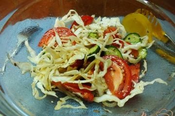 фото рецепта Салат с капустой и чабером