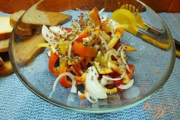 фото рецепта Салат из красных овощей и семян льна