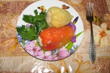 фото рецепта Фаршированный перец с листьями сельдерея