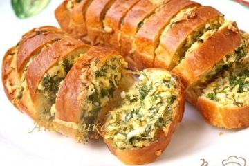 фото рецепта Запечённый батон с чесноком и сыром