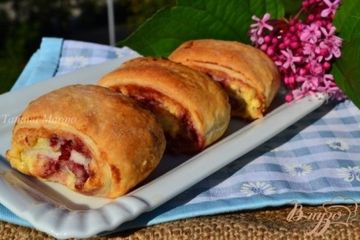 фото рецепта Слойки с конфитюром и шрейзелем