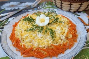 фото рецепта Салат с корейской морковкой