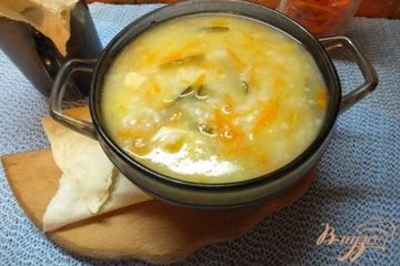 фото рецепта Рассольник с курицей, рисом и прованскими травами