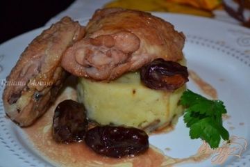 фото рецепта Куриные бедрышки с черносливом