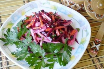 фото рецепта Салат с кольраби и кунжутом